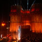 Espectáculo nocturno con luces y actuaciones en Valencia
