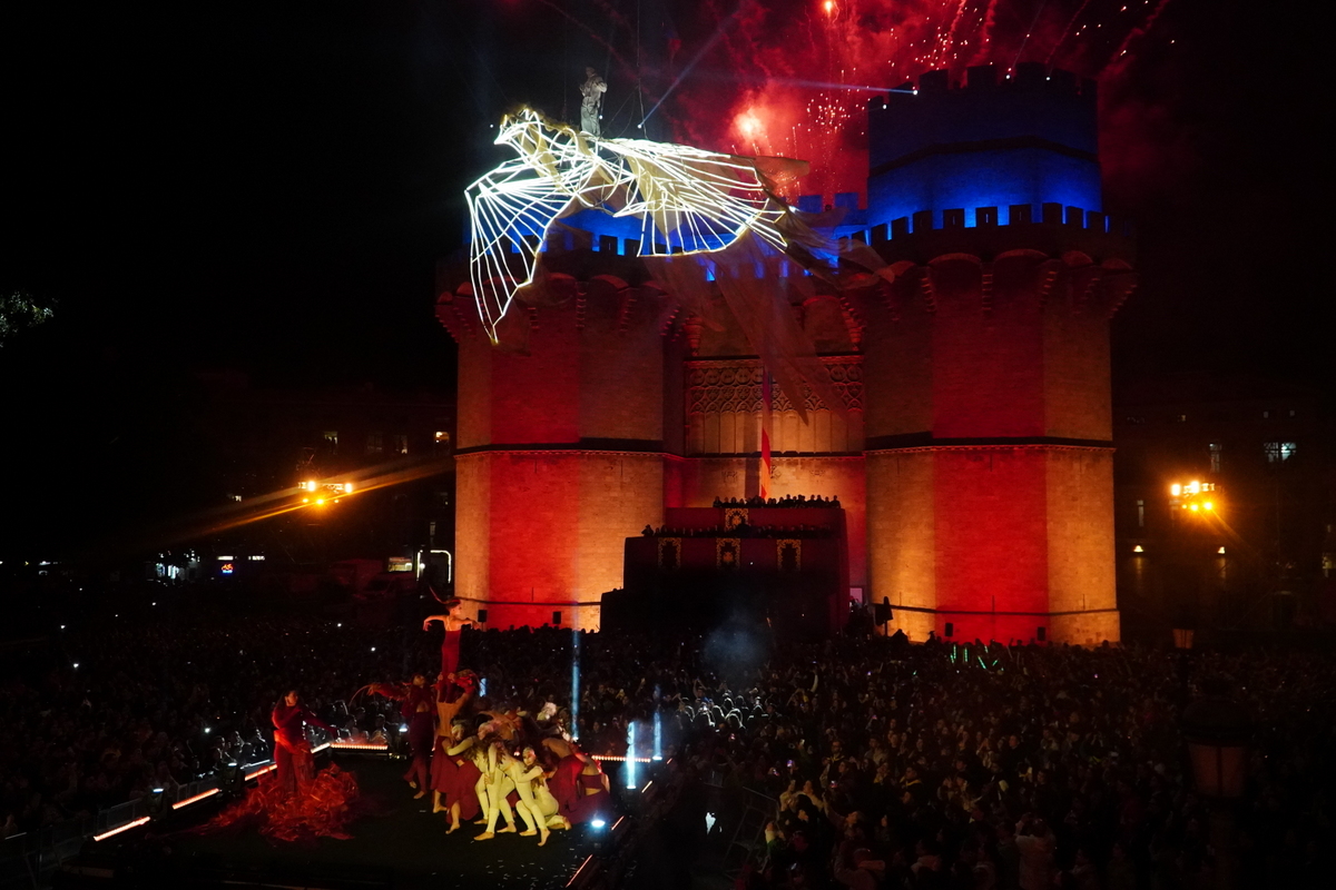 Espectáculo de luces y danza en Valencia durante el Doimingo de Cridida