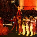 Actuación en el Domingo de Cridida en Valencia con bailarines y público