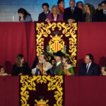 Celebración del Domingo de Cridida en Valencia con participantes en trajes tradicionales.