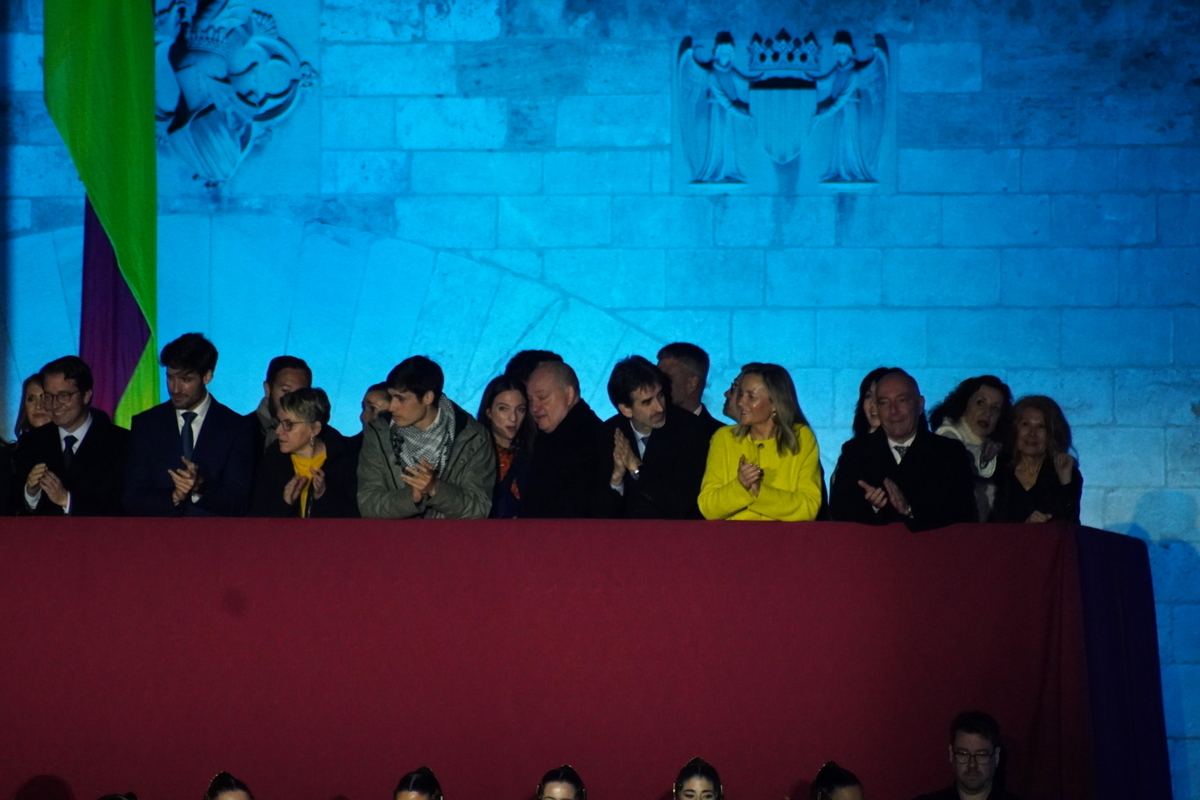 Asistentes a la celebración del Doimingo de Cridida en Valencia