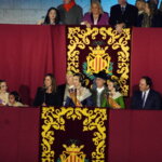 Celebración del Doimingo de Cridida en Valencia con participantes en trajes tradicionales