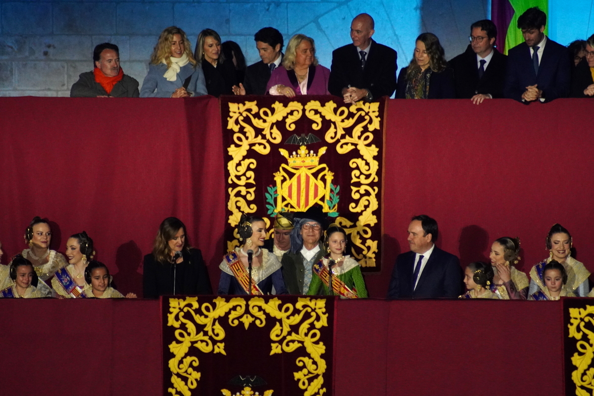 Celebración del Doimingo de Cridida en Valencia con participantes en el evento