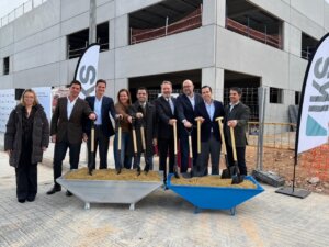 Acto institucional para la presentación del hospital veterinario Evidensia en Paterna.