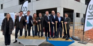 Acto institucional para la presentación del hospital veterinario Evidensia en Paterna.