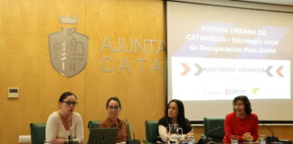 Reunión sobre la Agenda Urbana de Catarroja con presentadoras y proyecciones