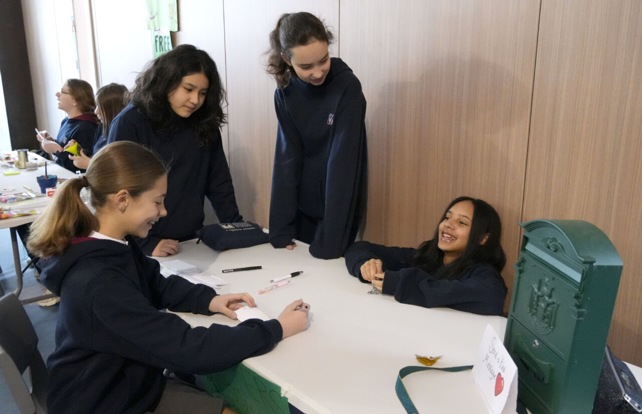 Alumnos del British School of Valencia participan en actividades de salud mental