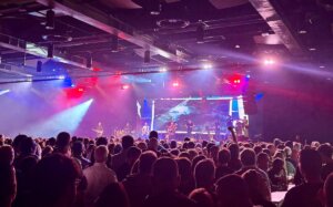 Concierto de Celtas Cortos en el Roig Arena con público entusiasta