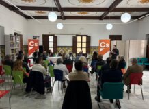 Ciudadanos reúne a su afiliación en Rocafort para definir su estrategia autonómica Ciudadanos celebra una jornada en Rocafort para definir su estrategia autonómica.