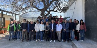 Grupo de participantes en la clausura del Taller de Empleo en Massamagrell