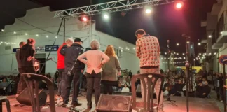 Massalfassar acull un combat de versos per a reivindicar el cant valencià improvisat