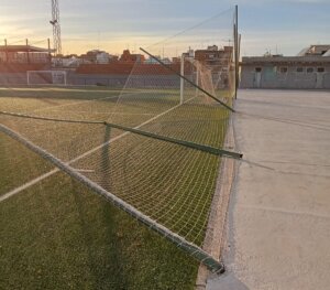 La borrasca Oriana causó daños significativos en el polideportivo de La Pobla de Farnals.