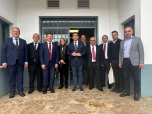 Delegación internacional en visita a la prisión de Picassent para innovación social.