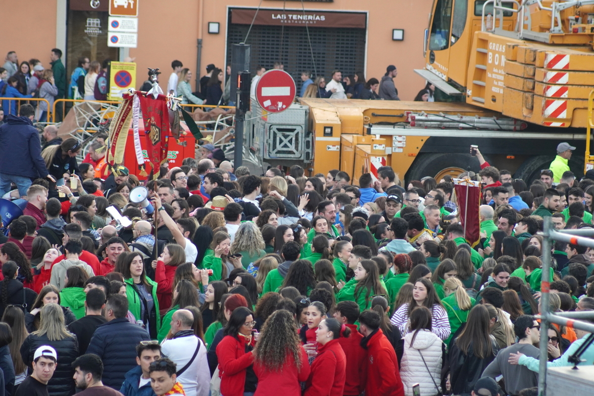 Multitud de personas celebrando en Valencia durante el evento de Cridida