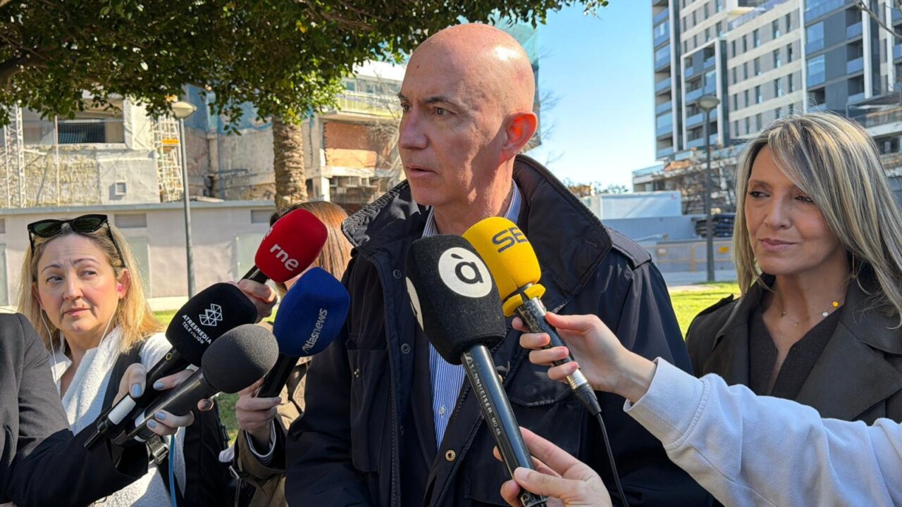 Entrevista a representantes sobre el incendio en Campanar, Valencia.