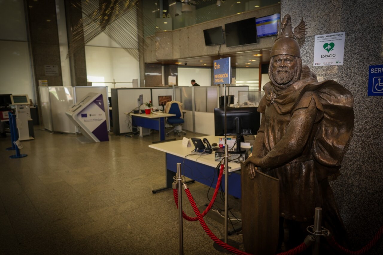 Escultura de Jaume I en un espacio público de Torrent