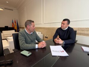 Reunión entre José Francisco Cabanes y Vicent Mompó sobre turismo