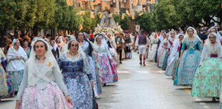 Las Fallas de Torrent atraen a miles de visitantes cada año.