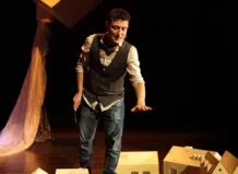 Nacho Diago realizando un espectáculo de magia en el Festival Manises Màgica