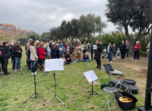 Voluntarios rinden homenaje a las víctimas de la DANA en Russafa