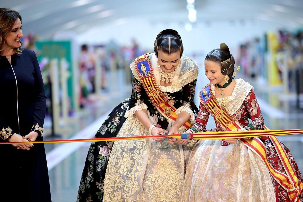 María José Catalá inaugurando la Exposició del Ninot en Valencia