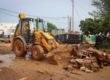 Torrent pide a la CHJ Maquinaria pesada limpiando escombros tras inundaciones en Torrent