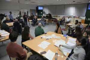 Reunión de ciudadanos en Paiporta para discutir la reconstrucción del municipio