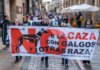 Miles de personas exigen el fin de la caza y una ley de protección Manifestación en Valencia contra la caza de perros galgos y otras razas.