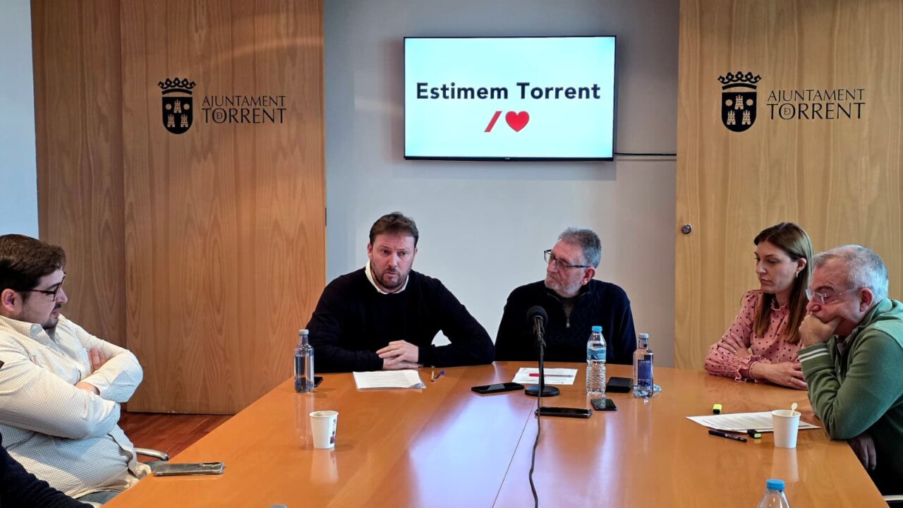 Rueda de prensa del PSPV en Torrent sobre moción de confianza