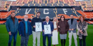 El Valencia CF y Puçol celebran el Año Claramunt en Mestalla.