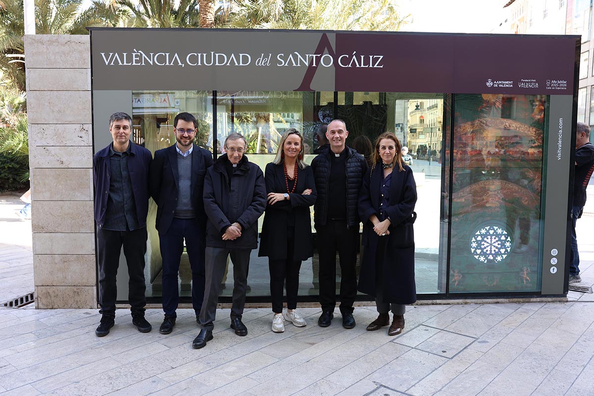 Inauguración del punto informativo del Santo Cáliz en Valencia