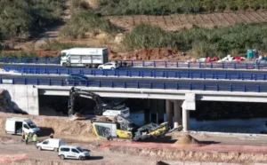 Obras de reconstrucción del viaducto sobre el Barranco del Poyo en la A-7
