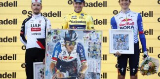 Remco Evenepoel en el podio de la Volta a la Comunitat Valenciana 2026