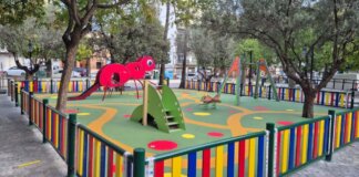 El parque infantil junto al Gran Teatre de Paterna ha sido renovado para mejorar la seguridad y accesibilidad.