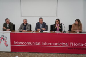 Reunión de la Mancomunitat de l'Horta Sud para discutir el nuevo plan de saneamiento.