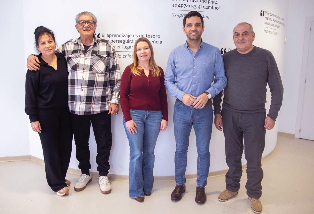 Reunión del alcalde de Paterna con representantes de La Coma