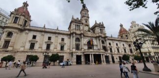 El Ajuntament de València es un emblemático edificio histórico en la ciudad.