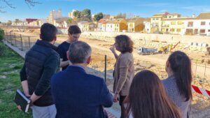 Representantes europeos visitan municipios afectados por la DANA para evaluar la reconstrucción.