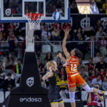 Jugadora del Valencia Basket en acción durante la Copa de la Reina 2026