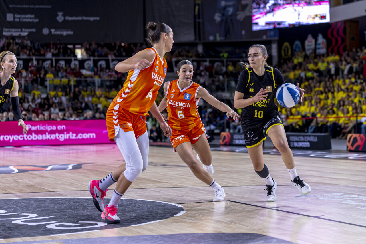 Jugadoras de Valencia Basket compiten en la Copa de la Reina 2026.
