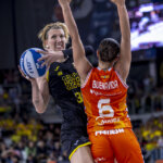 Jugadoras de Valencia Basket en acción durante la Copa de la Reina 2026.