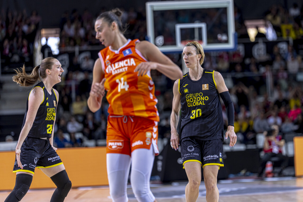 Jugadoras de Valencia Basket durante la Copa de la Reina 2026