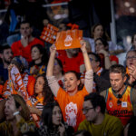 Aficionados del Valencia Basket celebrando la victoria en la Copa de la Reina 2026.