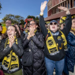 Aficionados del Valencia Basket celebran la victoria en la Copa de la Reina 2026