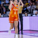 Jugadora del Valencia Basket femenino celebrando en la Copa de la Reina 2026.