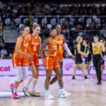 Jugadoras del Valencia Basket femenino celebrando su victoria en la Copa de la Reina 2026