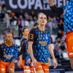 Jugadoras del Valencia Basket celebrando la victoria en la Copa de la Reina 2026