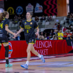 Jugadoras del Valencia Basket femenino celebrando su victoria en la Copa de la Reina 2026