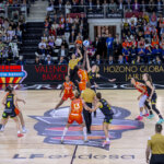 Jugadoras de Valencia Basket en el salto inicial de la Copa de la Reina 2026