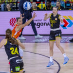 Jugadoras de Valencia Basket en acción durante la Copa de la Reina 2026